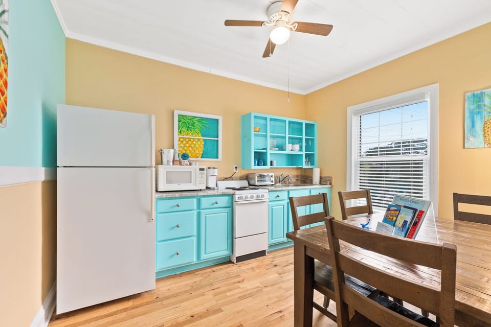 Aloha20kitchen20wide20NEW