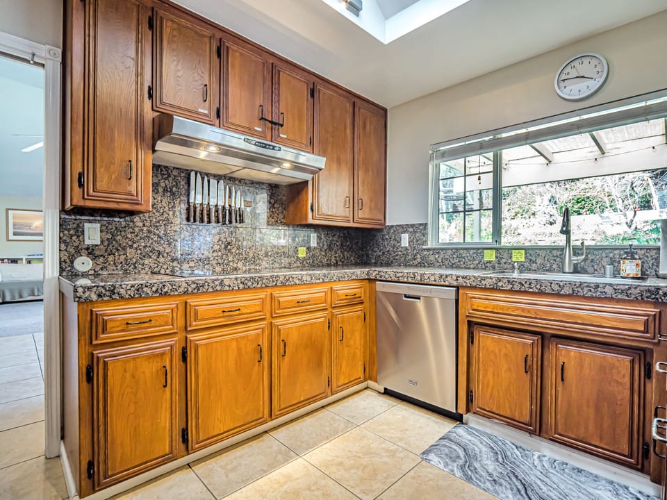 Large Kitchen to cook up a feast