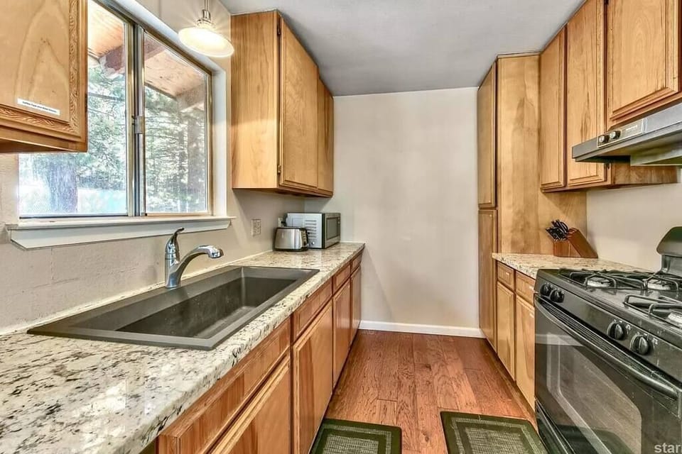 Full Kitchen