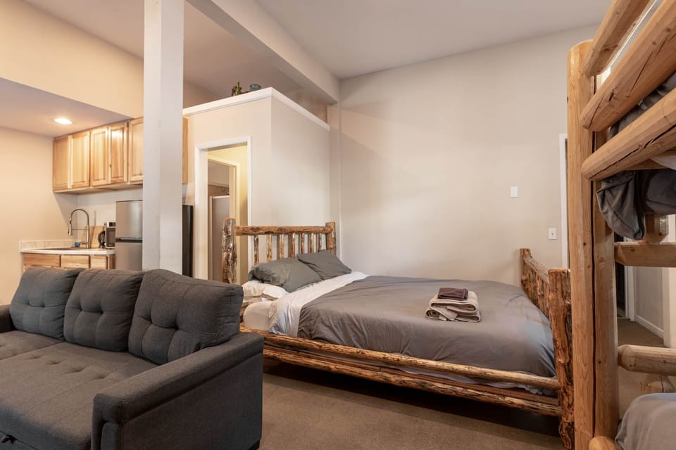 Tahoe Studio King Bed