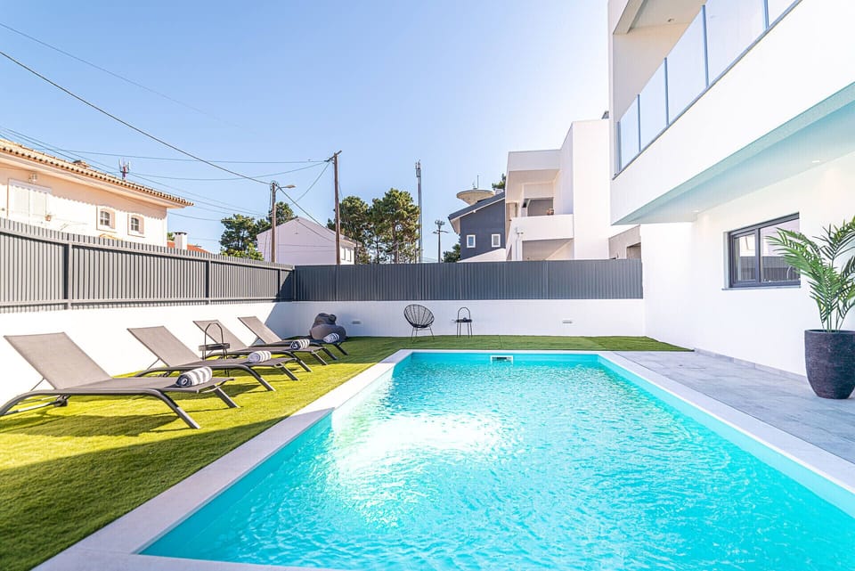 Private pool and sun terrace with loungers — Villa Cuca, holiday villa in Marisol