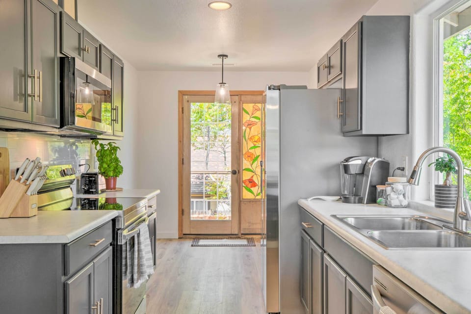 Kitchen | Cooking Basics | Dishware & Flatware