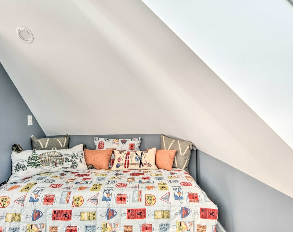 Sleeping Nook | Twin Bed