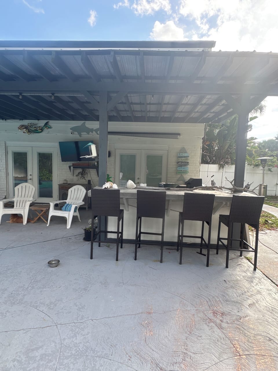 Outdoor dining
