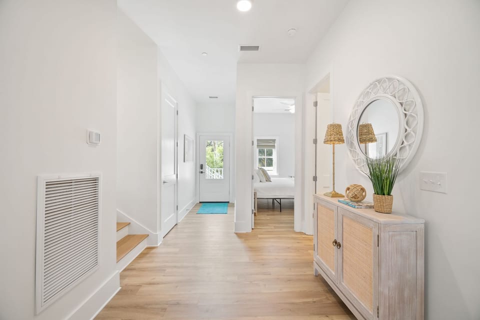 Marie Entryway
