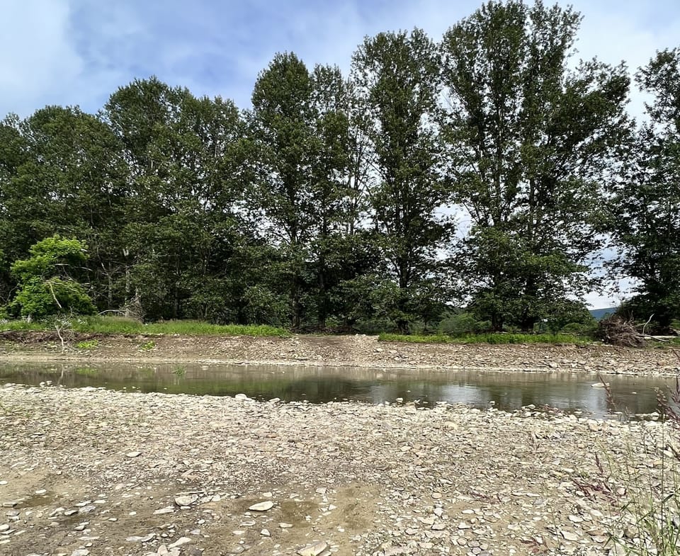4WD/AWD vehicle recommended to cross the shallow creek on the drive to the lodge