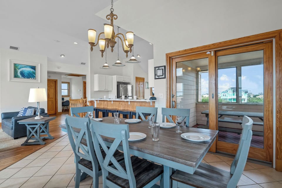 There’s also an eat-at counter, and a picnic table outside on a screened-in porch for additional seating.