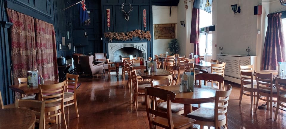 Honicombe Arms Baron room onsite