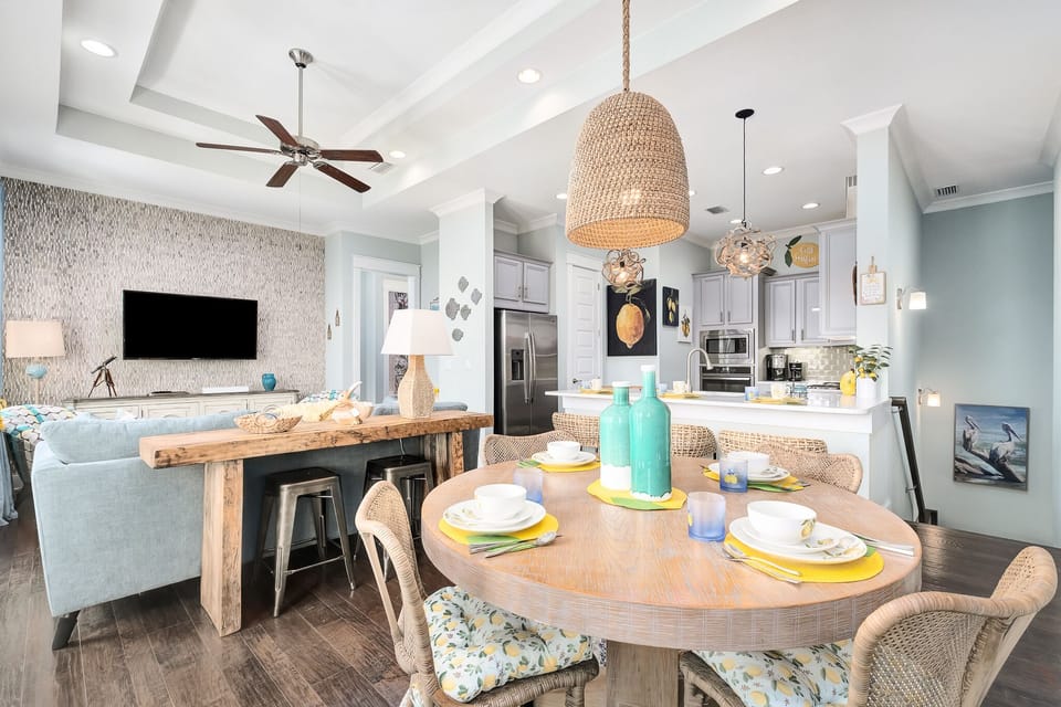 Dining table to kitchen