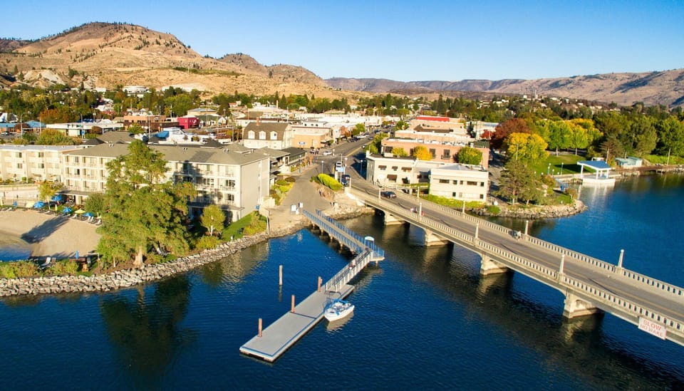 We are minutes from the Chelan bridge, River Walk, and historic downtown Chelan.