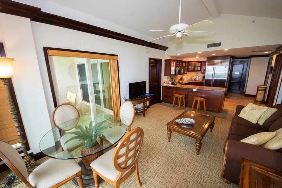 Living and dining area