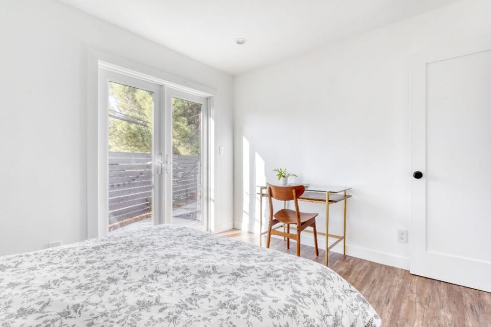writing desk 