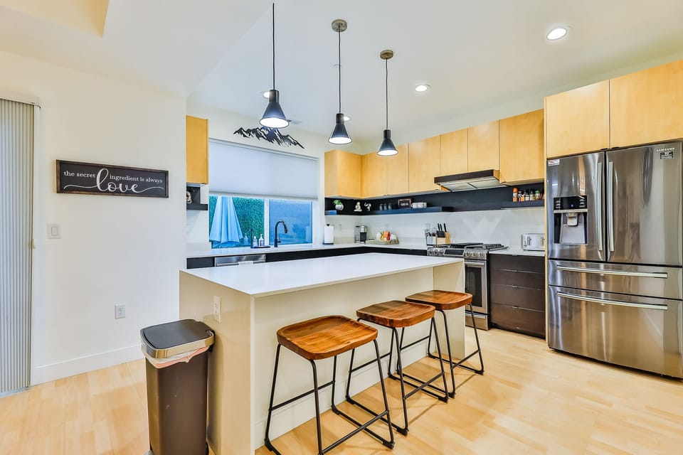 Chef's kitchen with top of the line appliances