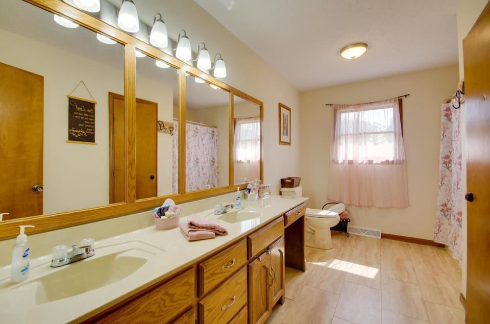 Bathroom amenities,  Main Hallway Bathroom 