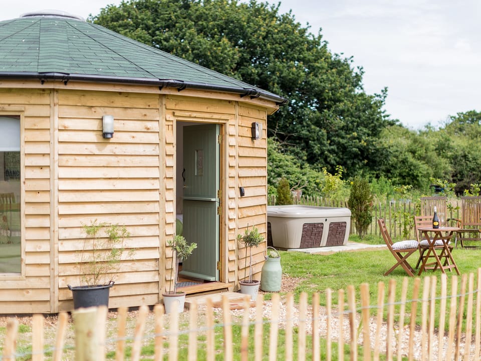 Exterior | Olive - Buttercup Barn Retreats, Wootton Bridge