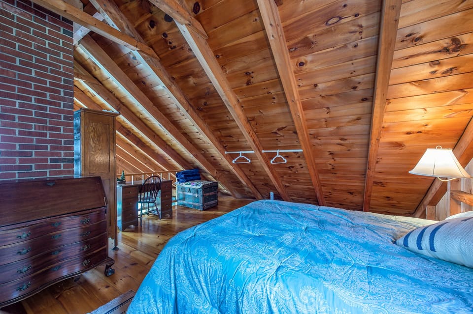 upstairs loft bed