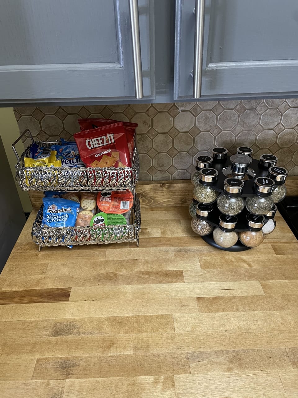 Snacks and seasoning area 