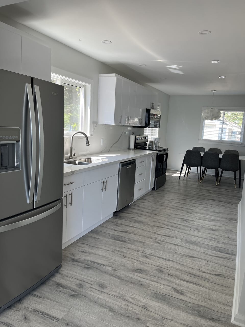 Modern kitchen with brand new appliances!