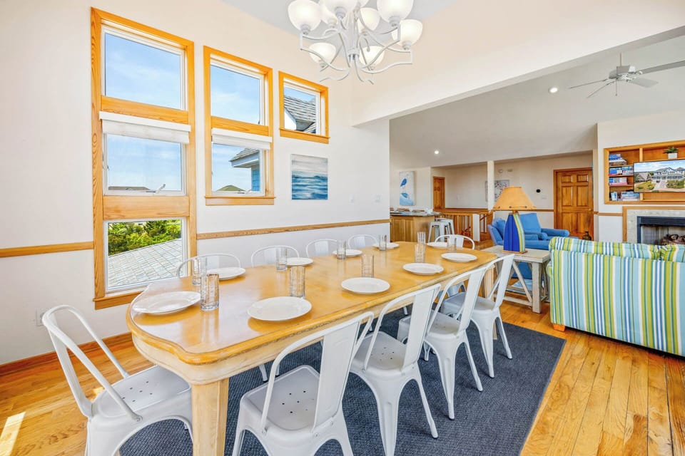 Surf or Sound Realty - 1030 - Salty Paws - Dining Area -3