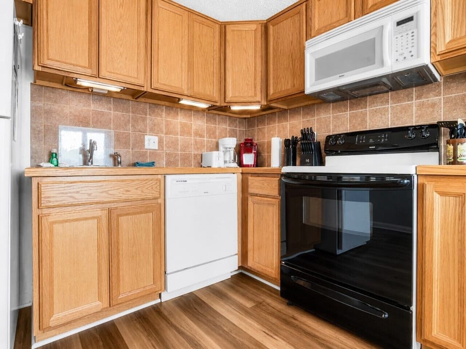Fully-equipped kitchen