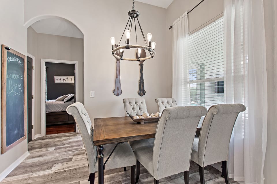Premium furnishings dining set