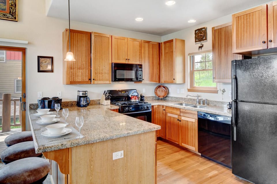 Fully Equipped Chef's Kitchen