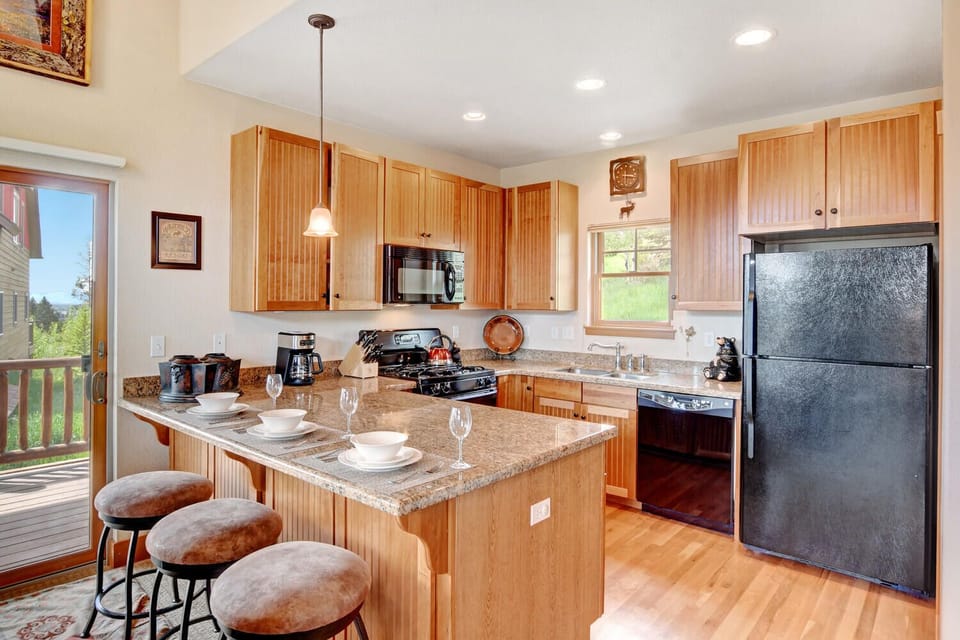 Kitchen Area with Island Seating for 3