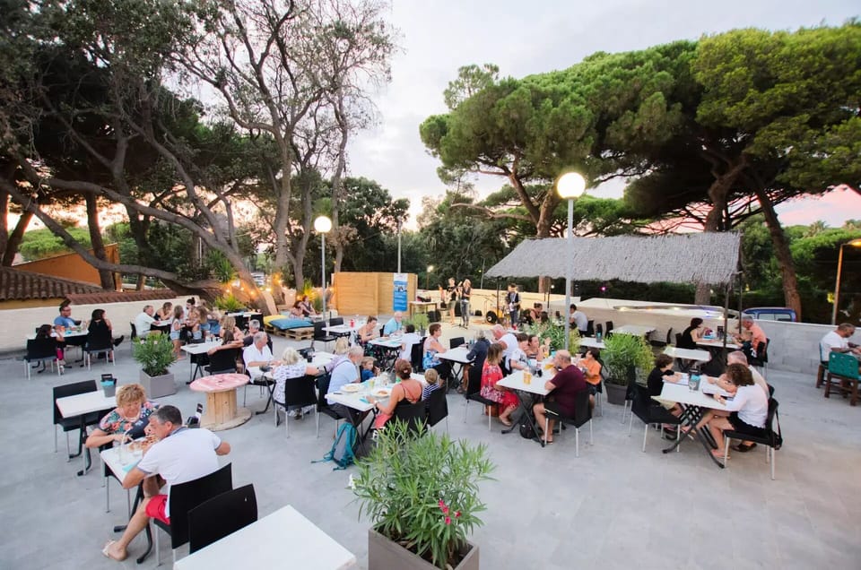 Outdoor dining