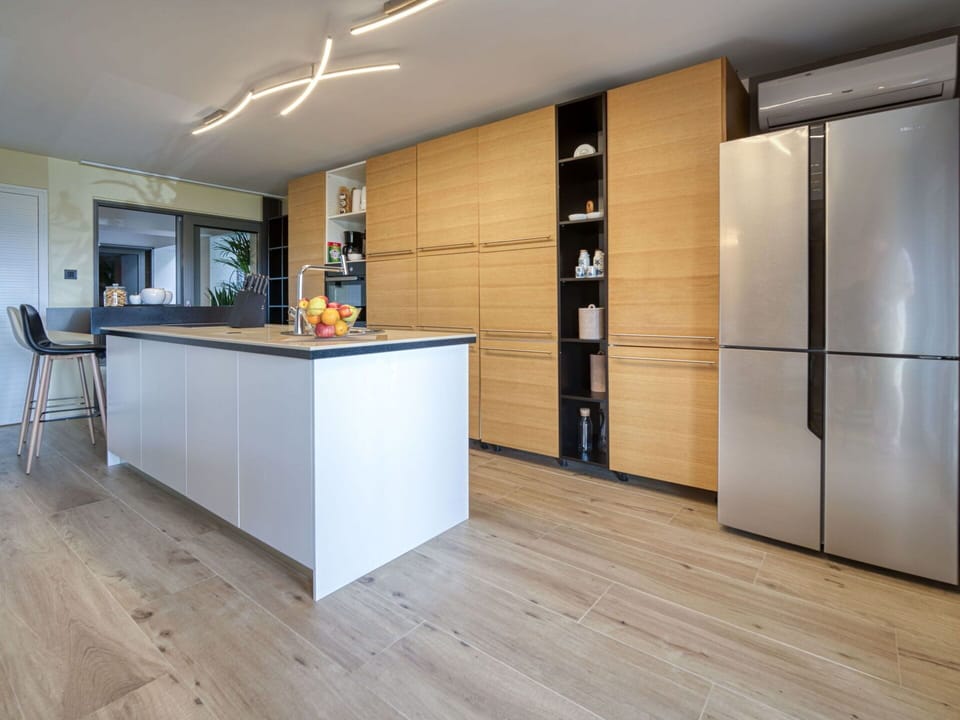 Property, Cabinetry, Interior Design, Wood, Chair, House, Flooring, Houseplant, Table, Hall
