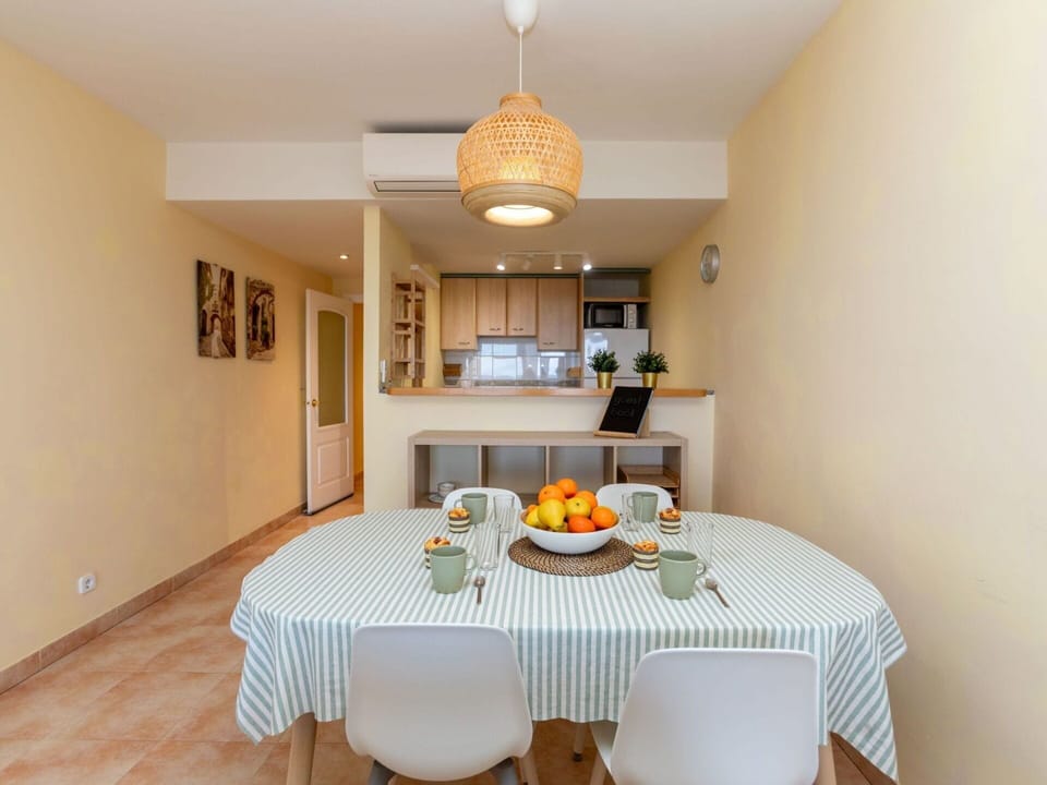 Table, Furniture, Property, Tableware, Chair, Lighting, Interior Design, Wood, Kitchen & Dining Room Table, Food