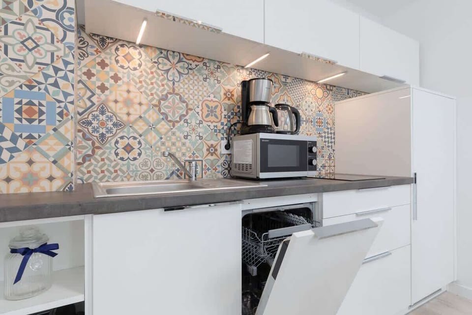 Modern, fully equipped kitchenette. 