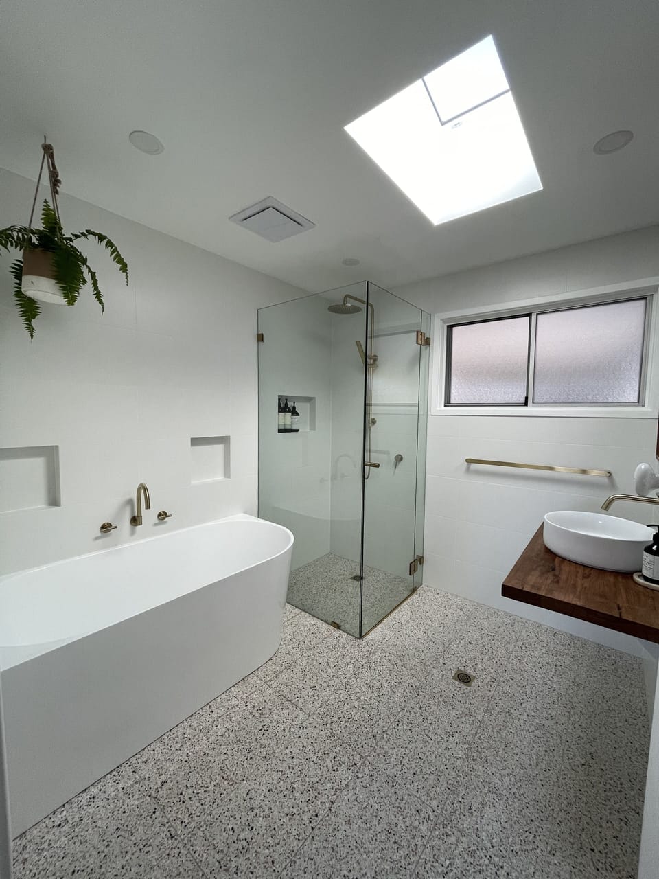 Newly rennovated bathroom (upstairs)