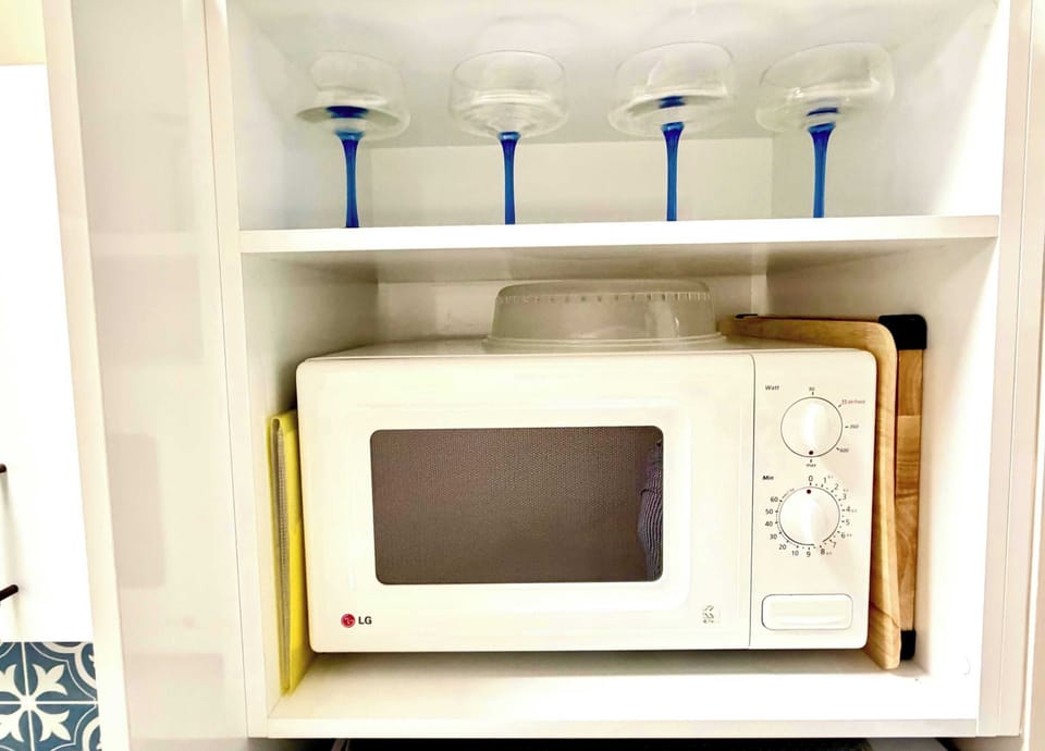 Microwave oven 