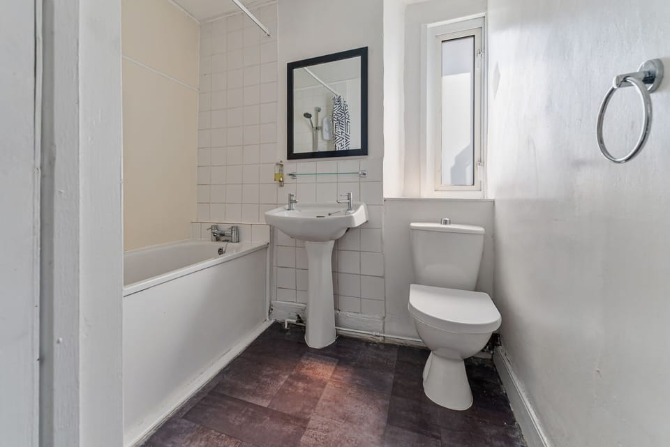 Oakfield Bathroom