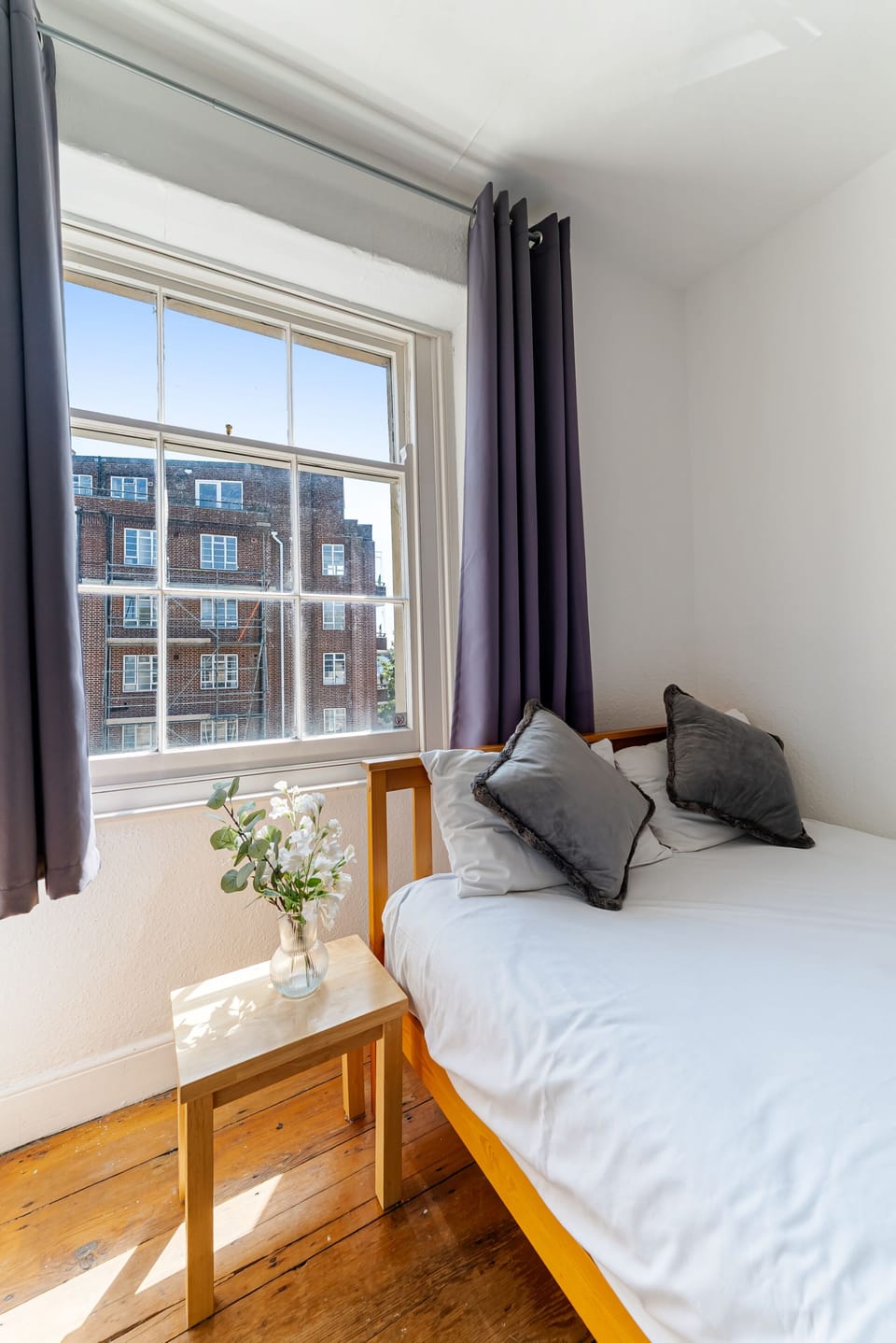 606 Stingle Single