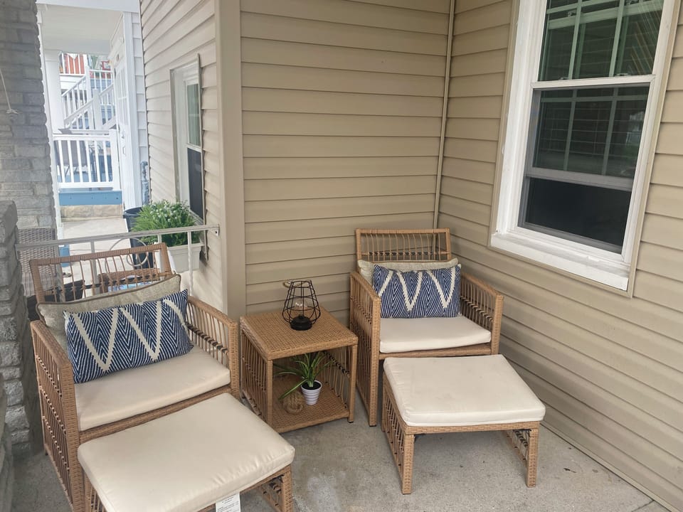 Enjoy the cool seashore air out on the porch!