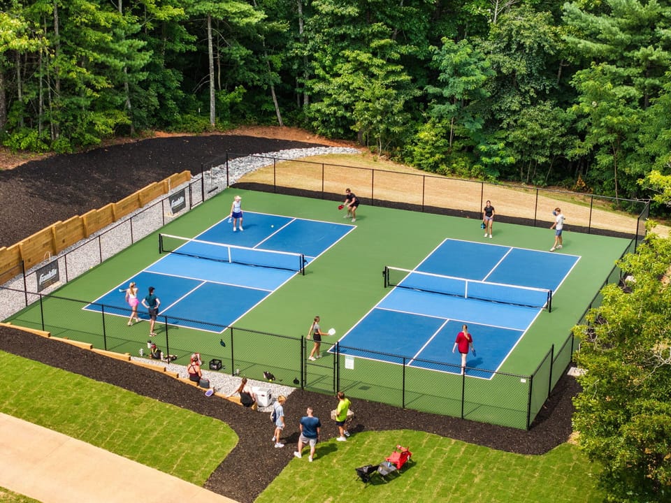 Pro level pickleball courts with lights