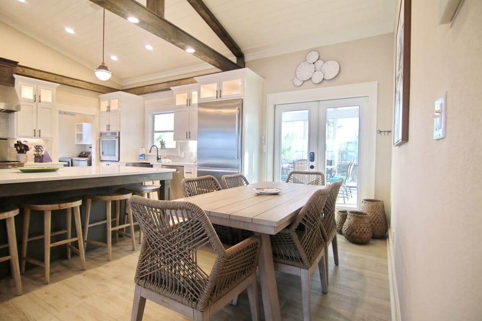 Eating area for 6 adjacent to island with seating for 6 