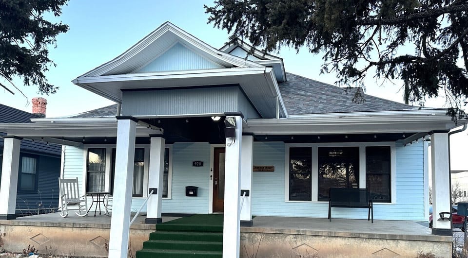 Front20of20building
