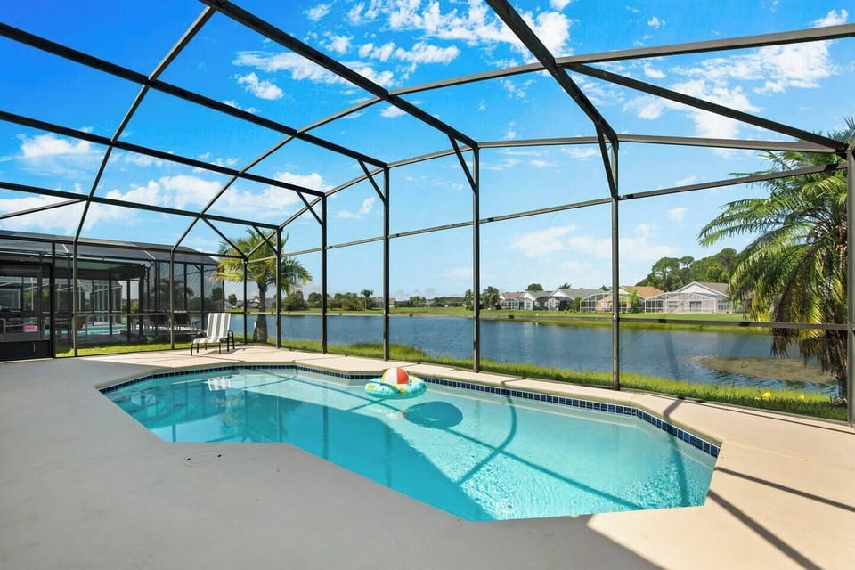 Do you like our swimming pool overlooking the lake? .... You're going to love it