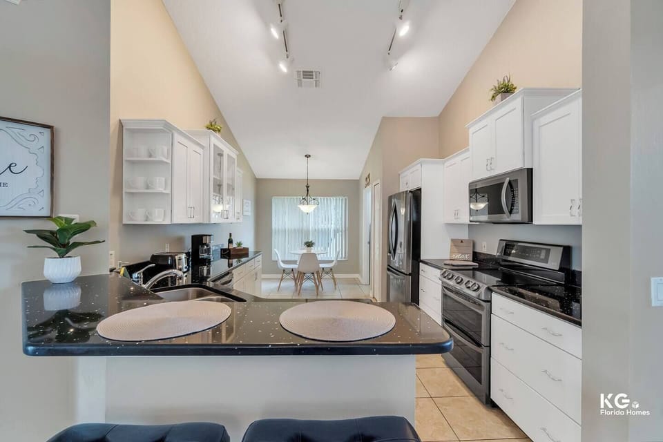 Complete kitchen