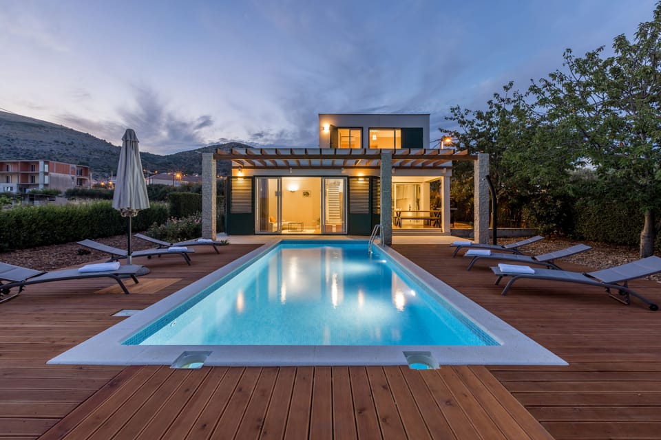 Villa with private pool