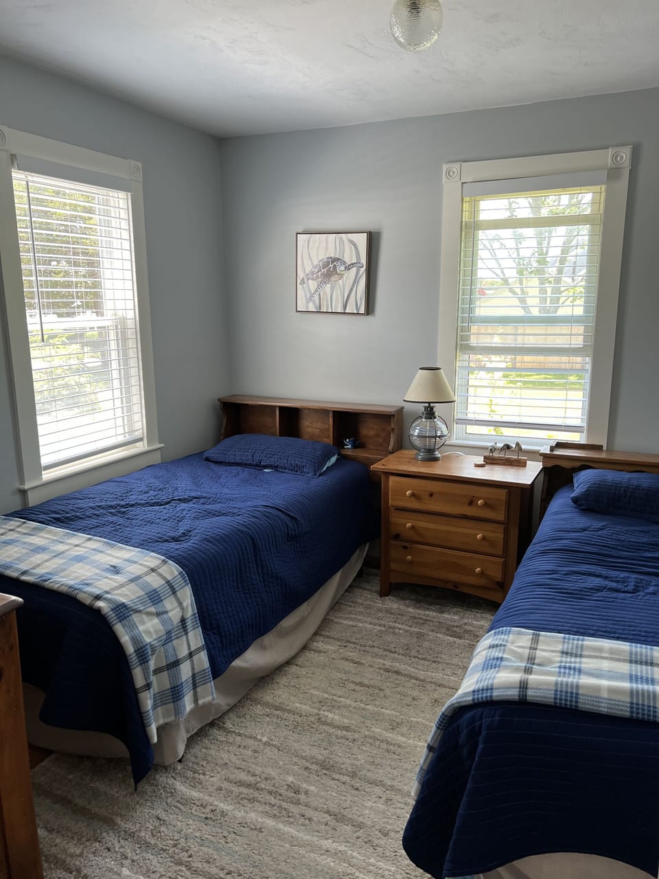Bedroom with 2 twin beds