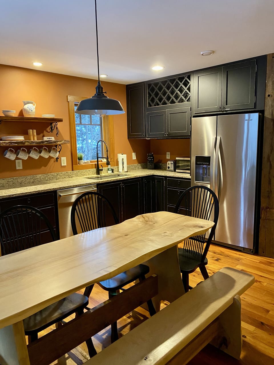 Kitchen & Dining Area
