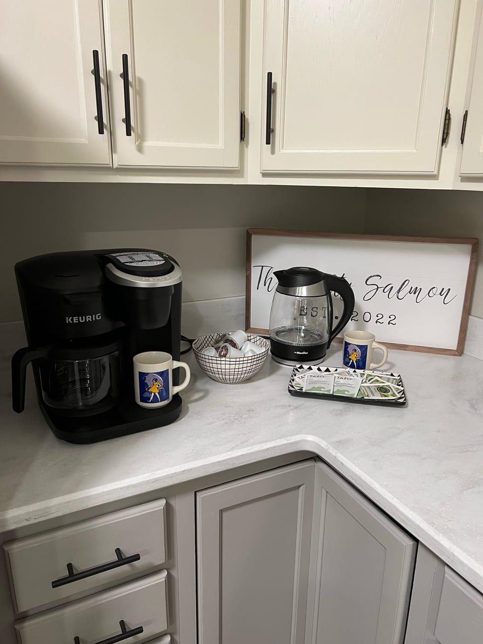 Brew a pot or single-serve Keurig.  Enjoy tea from the electric tea kettle. 