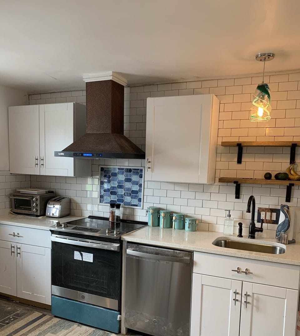 Full kitchen 