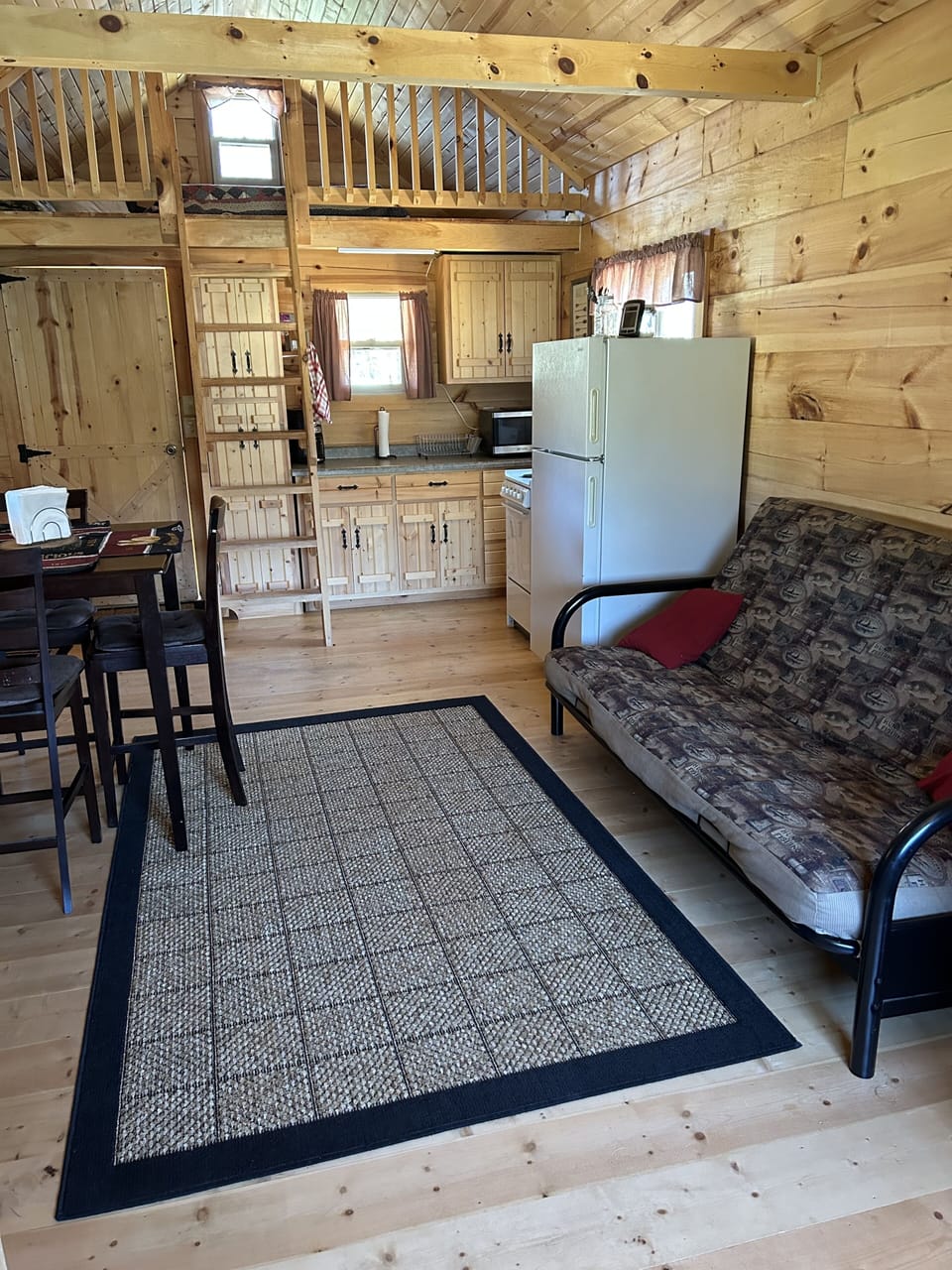 Loft with bed, futon bed. Fully furnished Kitchen area.