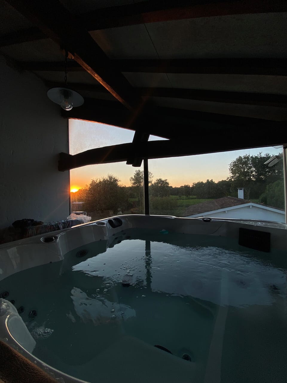 Indoor spa tub