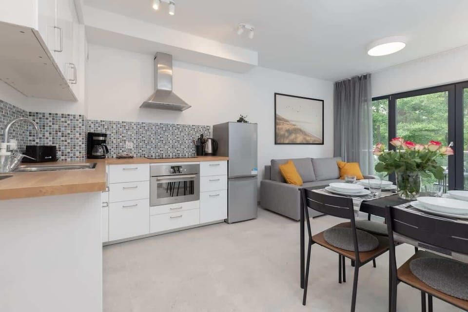 Modern, fully equipped kitchenette. 