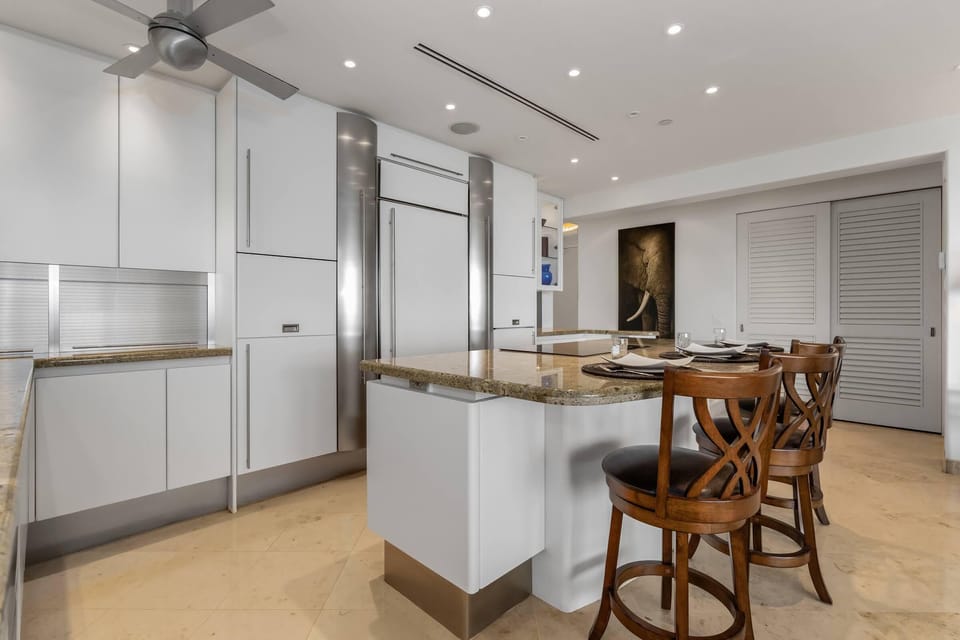 Spacious kitchen area